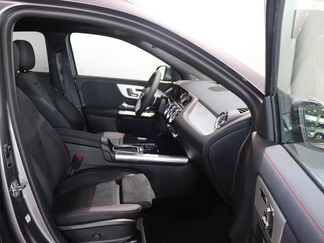 Mercedes-Benz GLA-KLASSE 180 Business Solution AMG | Panoramaschuifdak | Premium Plus | head-up display | Trekhaak