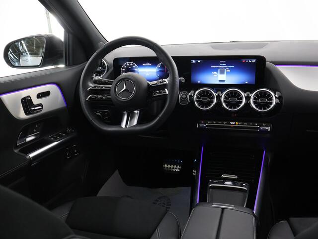 Mercedes-Benz GLA-KLASSE 250 e AMG Line | Panoramadak | Trekhaak | 20 inch | Night pakket |