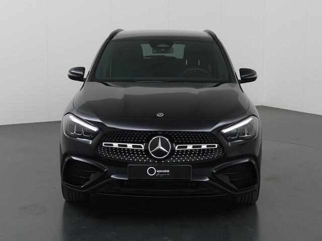Mercedes-Benz GLA-KLASSE 250 e AMG Line | Panoramadak | Trekhaak | 20 inch | Night pakket |