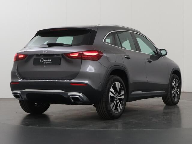 Mercedes-Benz GLA-KLASSE 250 e Luxury Line | Trekhaak | Elektrische achterklep | Stoelverwarming |