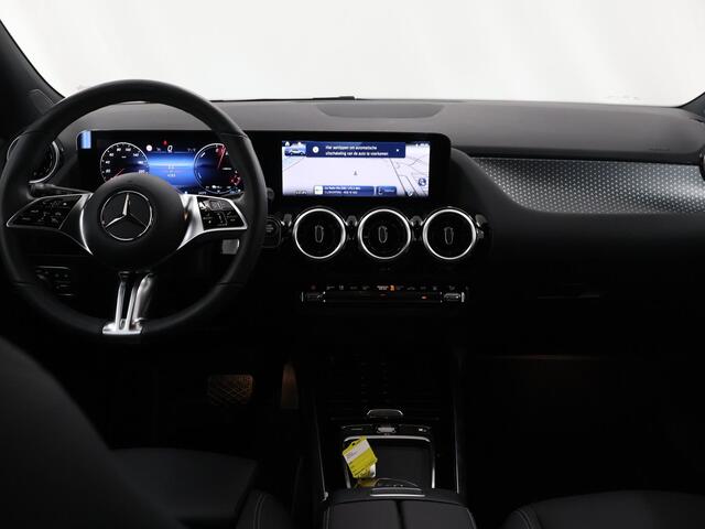 Mercedes-Benz GLA-KLASSE 250 e Luxury Line | Trekhaak | Elektrische achterklep | Stoelverwarming |