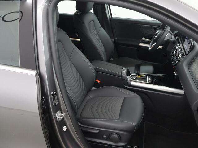 Mercedes-Benz GLA-KLASSE 250 e Luxury Line | Trekhaak | Elektrische achterklep | Stoelverwarming |