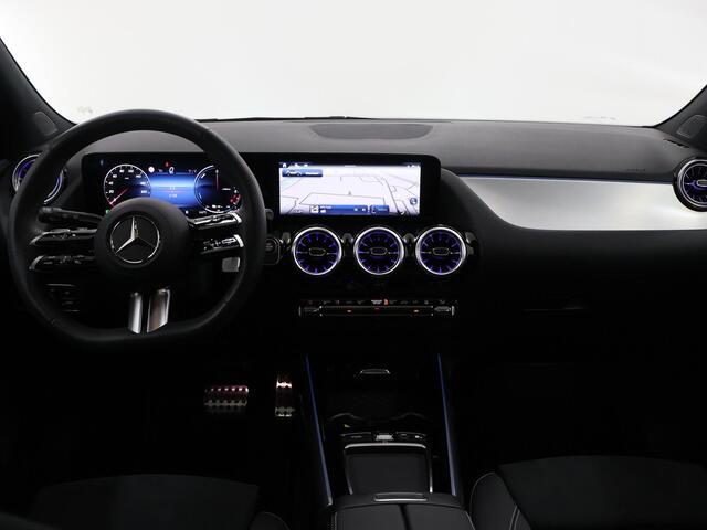 Mercedes-Benz GLA-KLASSE 250 e AMG Line | Panoramadak | Trekhaak | 20 inch | Night pakket |