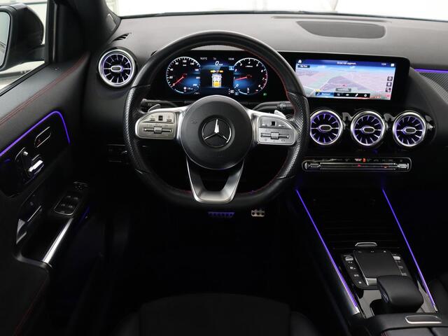 Mercedes-Benz GLA-KLASSE 200 Business Solution AMG | Panoramadak | Carplay | Matrix LED | Stoelverwarming | Memory | Leder/Alcantara | Navigatie | Park Assist