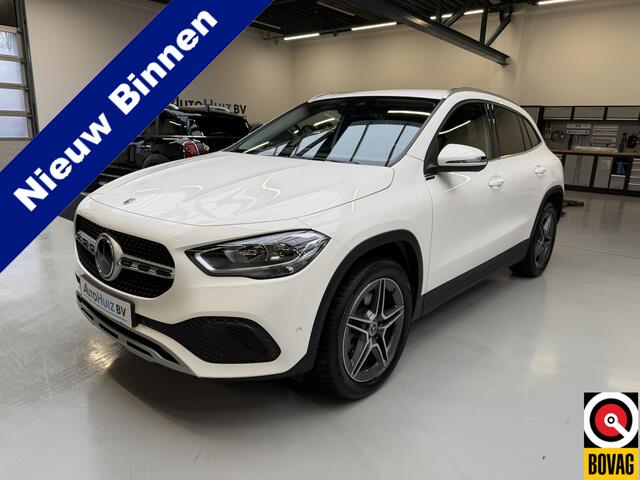 Mercedes-Benz GLA-KLASSE 250 e Style Trekhaak Stoelverwarming Dode Hoekassistent ACC Distronic 18 Inch