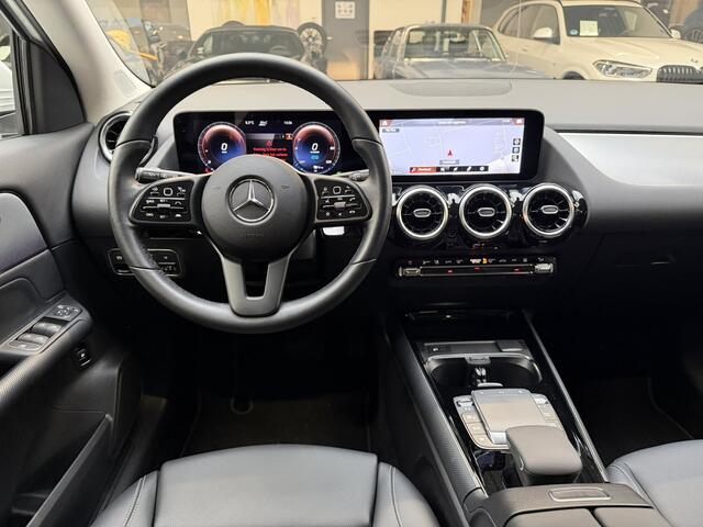 Mercedes-Benz GLA-KLASSE 250 e Style Trekhaak Stoelverwarming Dode Hoekassistent ACC Distronic 18 Inch