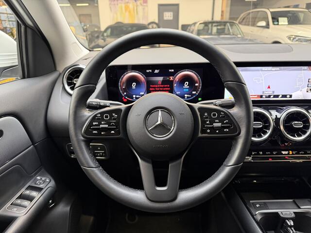 Mercedes-Benz GLA-KLASSE 250 e Style Trekhaak Stoelverwarming Dode Hoekassistent ACC Distronic 18 Inch