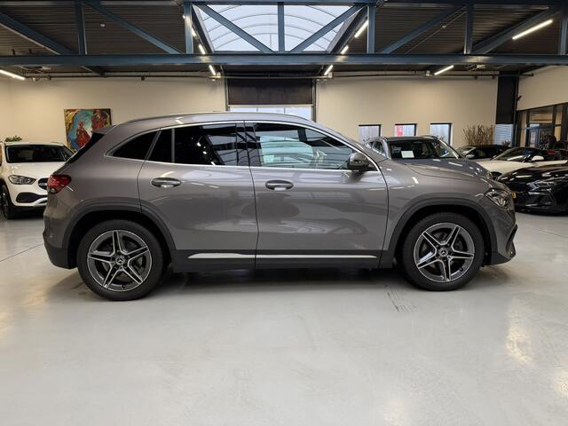 Mercedes-Benz GLA-KLASSE 250 225 PK 4MATIC AMG Line Panoramadak Achteruitrijcamera DAB Carplay 19 inch velgen Ambienteverlichting