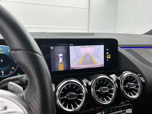 Mercedes-Benz GLA-KLASSE 200 Business Solution AMG 5 spaaks lichtmetalen velgen | Navigatie | MBUX wide screen | Parking support met camera achter | Trekhaak | Inclusief 24 maanden MB Certified garantie voor Europa.