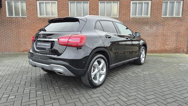 Mercedes-Benz GLA-KLASSE 180 Premium Plus