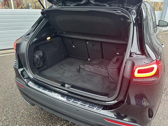 Mercedes-Benz GLA-KLASSE 250 e Business Solution AMG Limited | Memory | Panoramadak | sfeerverlichting