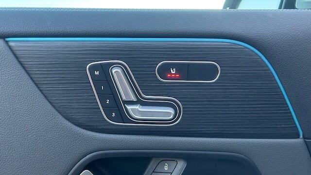 Mercedes-Benz GLA-KLASSE 250 AMG LINE 21.000KM!! NAVIGATIE WIDESCREEN, APPLE CARPLAY, DAB RADIO, BURMESTER SOUND, LEER, MEMORY STOELEN, STOELVERWARMING, HEAD-UP DISPLAY, AMBIËNTEVERLICHTING, ELEC. PANORAMADAK, DODEHOEK ASSIST, RIJBAAN ASSIST, KEYLESS GO, 360 GRADEN CAMERA, PARKEE