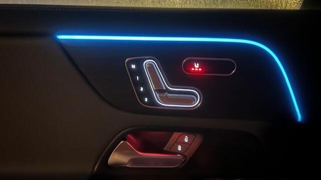 Mercedes-Benz GLA-KLASSE 250 AMG LINE 21.000KM!! NAVIGATIE WIDESCREEN, APPLE CARPLAY, DAB RADIO, BURMESTER SOUND, LEER, MEMORY STOELEN, STOELVERWARMING, HEAD-UP DISPLAY, AMBIËNTEVERLICHTING, ELEC. PANORAMADAK, DODEHOEK ASSIST, RIJBAAN ASSIST, KEYLESS GO, 360 GRADEN CAMERA, PARKEE