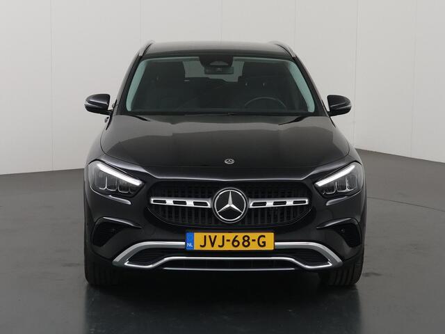 Mercedes-Benz GLA-KLASSE 250 e Business Solution Luxury | Trekhaak | Winter pakket | Getint glas | Stoelverwarming |