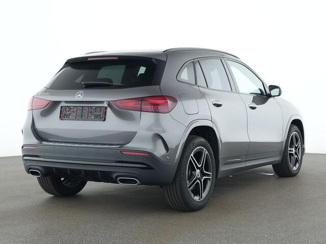 Mercedes-Benz GLA-KLASSE 250 e AMG Plug-In Hybriide AMG Line | Night Pakket | Panorama Schuif-Kanteldak | Distronic | Stuur en Stoelverwarming. Inclusief 24 maanden MB Certified garantie voor Europa.