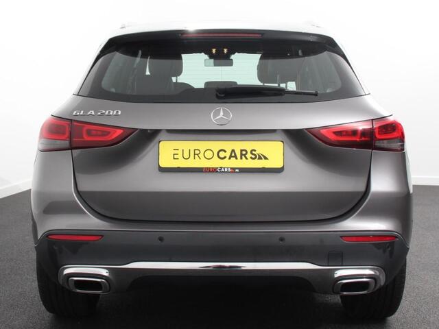 Mercedes-Benz GLA-KLASSE 200 Progressive | Climate control | Parkeersensoren | Apple carplay/ Andriod auto | Verwarmde voorstoelen | LED | Achteruitrijcamera | Adeptive cruise control