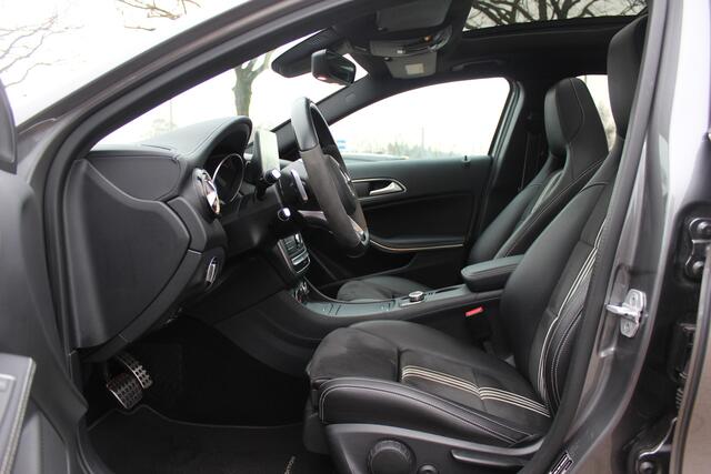 Mercedes-Benz GLA-KLASSE 250 4Matic WhiteArt / Panoramadak / Camera / Leder&Alcantara / Apple CarPlay / 19'' / Navigatie / Stoelverwarming / DAB / Dodehoek / Cruise Control