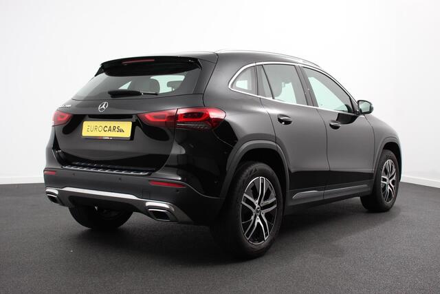 Mercedes-Benz GLA-KLASSE 200 Automaat Progressive Mercedes-Benz GLA-klasse 200 Progressive | Navigatie | Camera | Lederen Bekleding | Elektrische Achterklep | DAB LED |