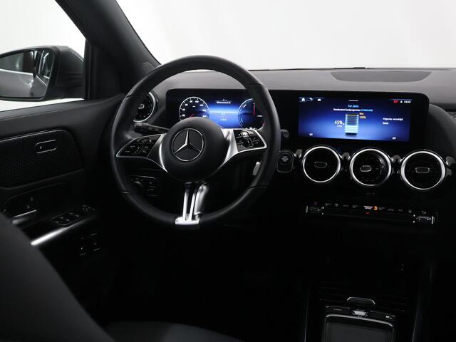 Mercedes-Benz GLA-KLASSE 250 e Luxury Line | Trekhaak | Getint glas | Apple carplay | Stuurverwarming |