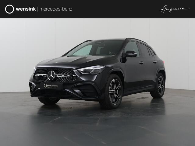 Mercedes-Benz GLA-KLASSE 180 Business Solution AMG | Panoramaschuifdak | Premium Plus | Trekhaak | Nightpakket | Achteruitrijcamera | Stoelverwarming voor |