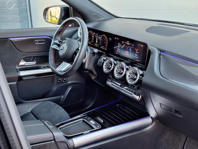 Mercedes-Benz GLA-KLASSE 250 e AMG Line | Panoramadak | Night pakket | Achteruitrijcamera | Sfeerverlichting | Stoelverwarming | Keyless-GO | Elektrische achterklep