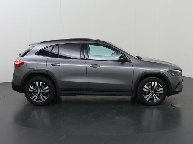 Mercedes-Benz GLA-KLASSE 250 e Luxury Line | Stoelverwarming | Night pakket | Winter pakket | Trekhaak |