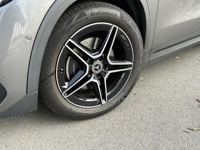 Mercedes-Benz GLA-KLASSE 180 AMG// Camera // Elek. Achterklep // Sfeerverlichting // Night pakket // 19" AMG Velgen // LED