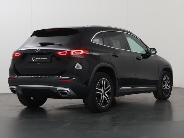 Mercedes-Benz GLA-KLASSE 250 e Luxury Line | Panoramadak | Distronic | Dodehoekassistent | Achteruitrijcamera |