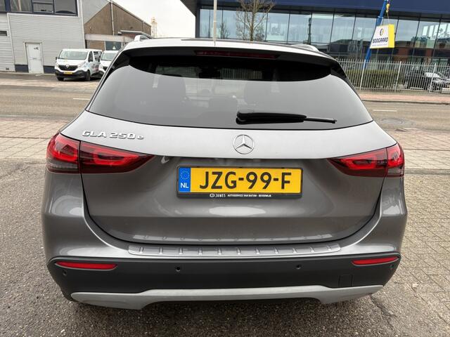 Mercedes-Benz GLA-KLASSE 250 e Business Line