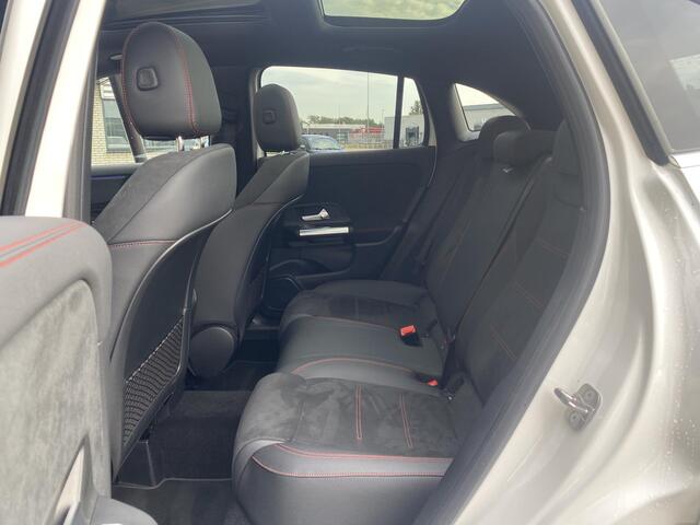 Mercedes-Benz GLA-KLASSE 250 e AMG | Panoramadak | Keyless Entry | Stoelverwarming | Sfeerverlichting