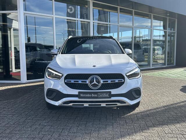 Mercedes-Benz GLA-KLASSE 250 e AMG Line | Adaptief Cruise Control | Panoramadak | Stoelverwarming