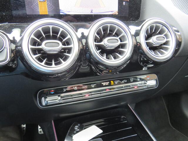 Mercedes-Benz GLA-KLASSE 250 e Business Solution AMG Limited * Rijklaarprijs incl. garantie * Panoramdak * Trekhaak * Camera * Led *