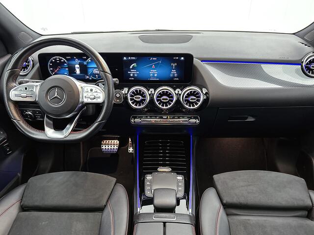 Mercedes-Benz GLA-KLASSE 200 AMG Nightpakket | Panoramadak | Memory | Sfeerverlichting | Dode Hoek Ass | Keyless Go | Augmented Reality | Inclusief 24 maanden Mercedes-Benz Certified garantie voor Europa.