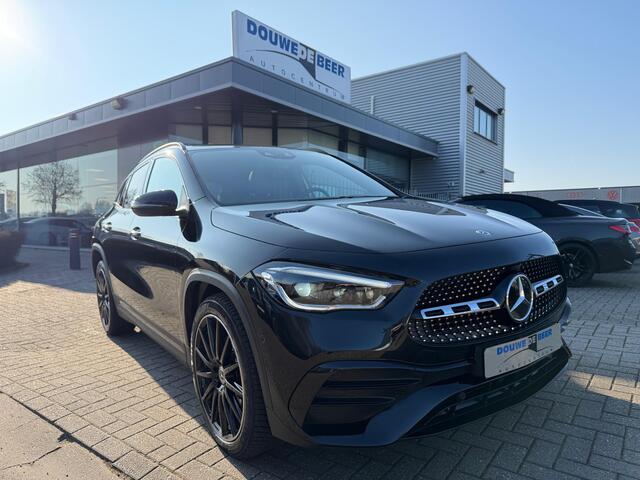 Mercedes-Benz GLA-KLASSE 250 e AMG Line Pano-Dak | HUD | Keyless | Stoelverw. |