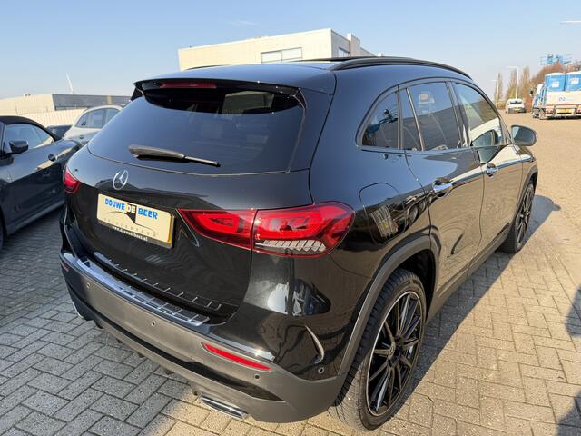 Mercedes-Benz GLA-KLASSE 250 e AMG Line Pano-Dak | HUD | Keyless | Stoelverw. |