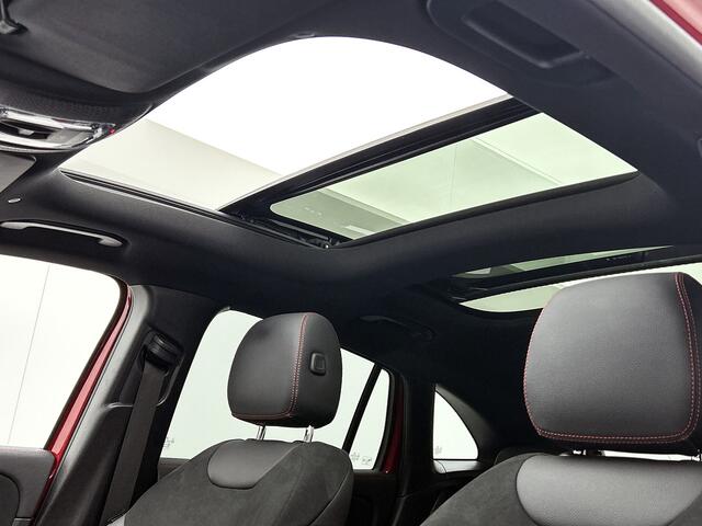 Mercedes-Benz GLA-KLASSE 250 e AMG Line | Panoramadak | Achteruitrijcamera | Nightpakket | Sfeerverlichting | Inclusief 24 maanden MB Certified garantie voor Europa.