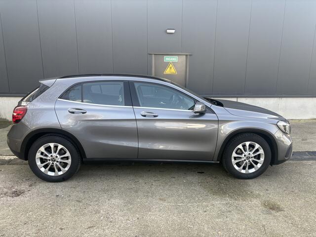 Mercedes-Benz GLA-KLASSE 180 Business Solution Limited