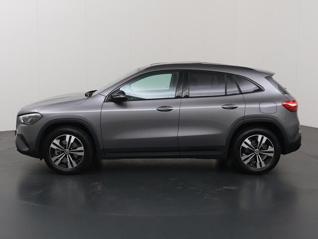 Mercedes-Benz GLA-KLASSE 250 e Luxury Line | Panoramadak | Night pakket | Multibeam | Winter pakket | Trekhaak |