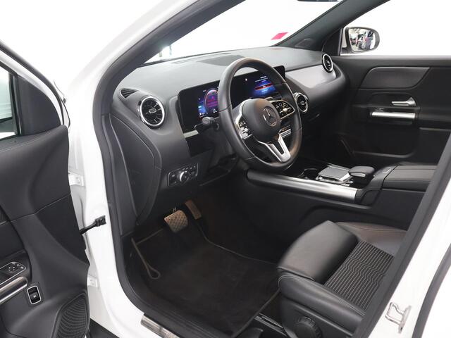 Mercedes-Benz GLA-KLASSE 250 e Progressive | Navigatie | Parkeercamera | Carplay | Led Koplampen |