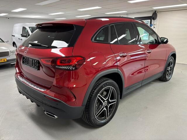 Mercedes-Benz GLA-KLASSE 250 e AMG Line Panorama Keyless Go Camera Led Sfeerverlichting
