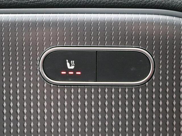 Mercedes-Benz GLA-KLASSE 200 Business Solution Luxury | Panoramadak | Sfeerverlichting | Alarm | Car Play | Augmented Reality | Inclusief 24 maanden Mercedes-Benz Certified garantie voor Europa.