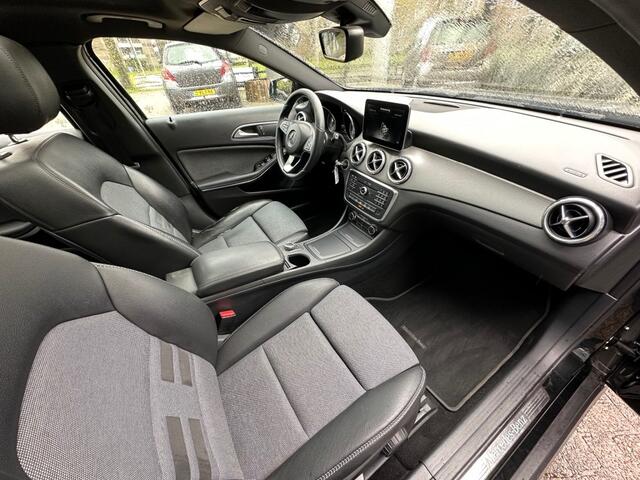 Mercedes-Benz GLA-KLASSE 180 Lease Edition Plus Automaat Navi Camera panorama Cruise Trekhaak