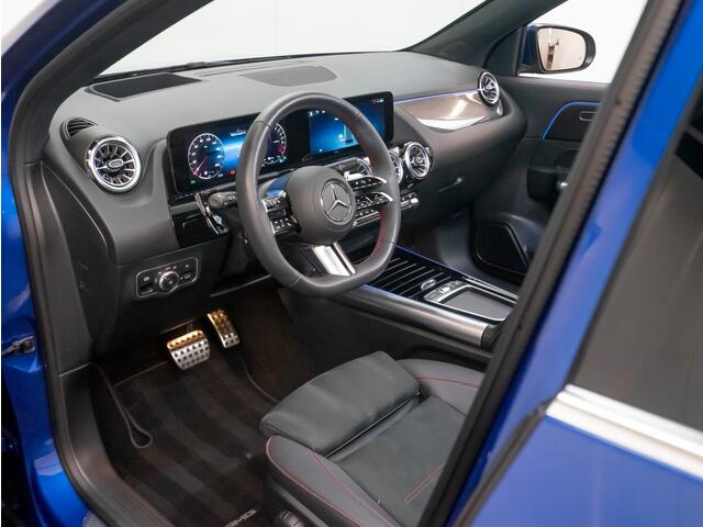 Mercedes-Benz GLA-KLASSE 250e AMG Line | Pano | HUD | Verwarmd stuurwiel | Distronic