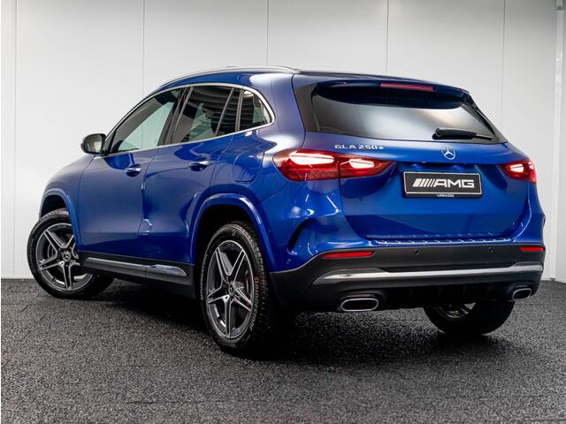 Mercedes-Benz GLA-KLASSE 250e AMG Line | Pano | HUD | Verwarmd stuurwiel | Distronic