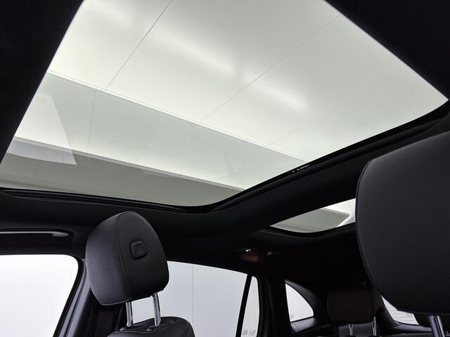 Mercedes-Benz GLA-KLASSE 180 Star Edition Luxury Line | Night pakket | Panorama schuifdak | Lederlook zwart Artico | Privacy Glass | Keyless Entry | Inclusief 24 maanden MB Certified garantie voor Europa.