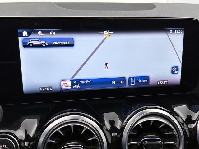 Mercedes-Benz GLA-KLASSE 180 Star Edition Luxury Line | Night pakket | Panorama schuifdak | Lederlook zwart Artico | Privacy Glass | Keyless Entry | Inclusief 24 maanden MB Certified garantie voor Europa.