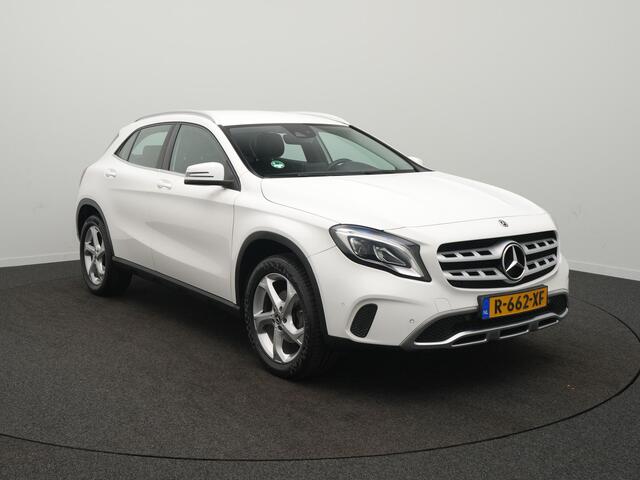 Mercedes-Benz GLA-KLASSE 180 Premium Plus - RIJKLAARPRIJS - Automaat - Navigatiesysteem - Stoelverwarming