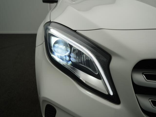 Mercedes-Benz GLA-KLASSE 180 Premium Plus - RIJKLAARPRIJS - Automaat - Navigatiesysteem - Stoelverwarming