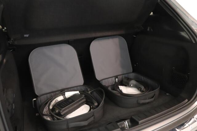 Mercedes-Benz GLA-KLASSE 250 e Luxury Line | Panoramadak | 360° Camera | MATRIX LED | Winter pakket |