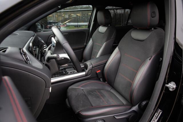 Mercedes-Benz GLA-KLASSE 200 AMG Line , Trekhaak, Achteruitrijcamera, Stoelverwarming,